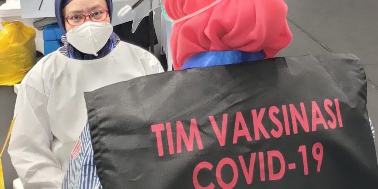 100 Personel Amankan Pelaksanaan Vaksinasi di Pasar Tanah Abang