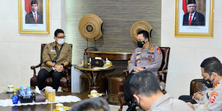 Kapolri Bersama Sandiaga Uno Bahas Penguatan Destinasi Super Prioritas