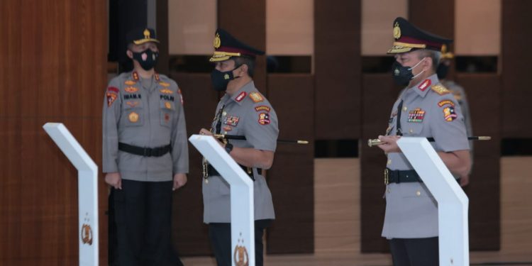 Dilantik Jadi Kabaintelkam, Irjen Paulus Waterpauw Resmi Naik Bintang Tiga