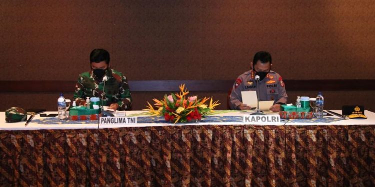 Di Papua Panglima TNI dan Kapolri Bakar Semangat Satgas Nemangkawi