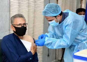 Sudah Divaksin, Presiden Pakistan Masih Terserang COVID-19