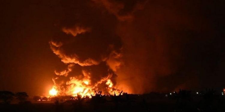 Kebakaran Kilang Minyak Balongan Pengaruhi Suplai Avtur ke Tiga Bandara