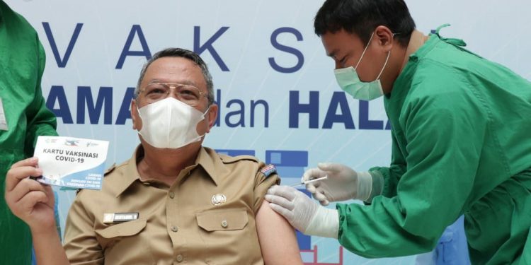 Wakil Walikota Tangerang Selatan Resmi Divaksin