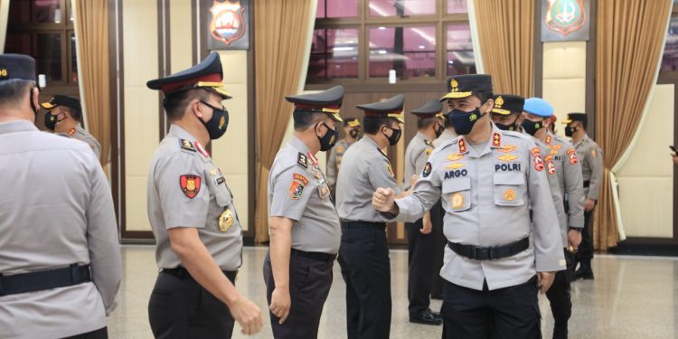 Belasan Perwira Tinggi Polri Sertijab dan Naik Pangkat