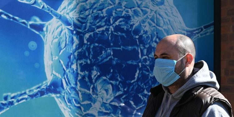 Jelang Setahun COVID-19 di Indonesia, Kasus Positif Bertambah 6.680