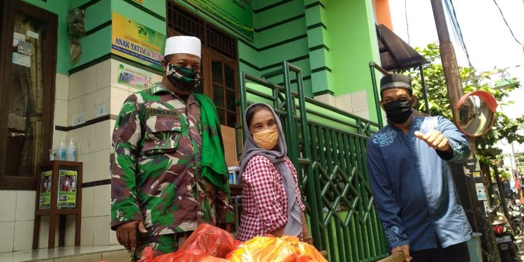 Yayasan Fajar Qolbi Bagikan Paket Sembako Bulanan ke Dhuafa dan Fakir Miskin