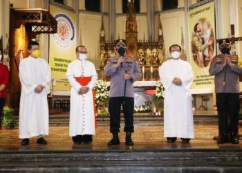 Pastikan Ibadah Misa Aman Kapolri Kunjungi Katedral Jakarta