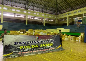 Polda Bali Distribusikan Bantuan Empat Polda Untuk Korban Banjir Bandang NTT