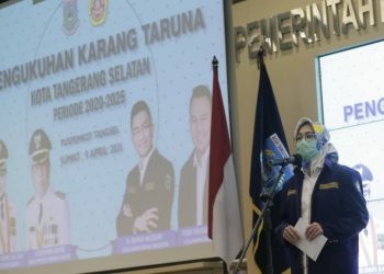 Airin Kukuhkan Karang Taruna Tangsel 2020-2025