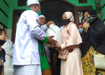 Salurkan Bansos Korem Wijayakrama, Ketua YFQ : Semoga TNI Semakin Dicintai Rakyat