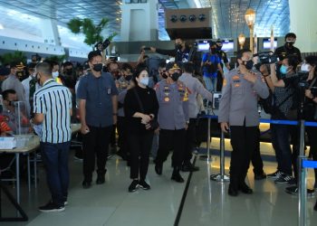 Tinjau Arus Mudik di Bandara Soetta, Kapolri Minta Perketat Pengawasan Warga dari Luar Negeri