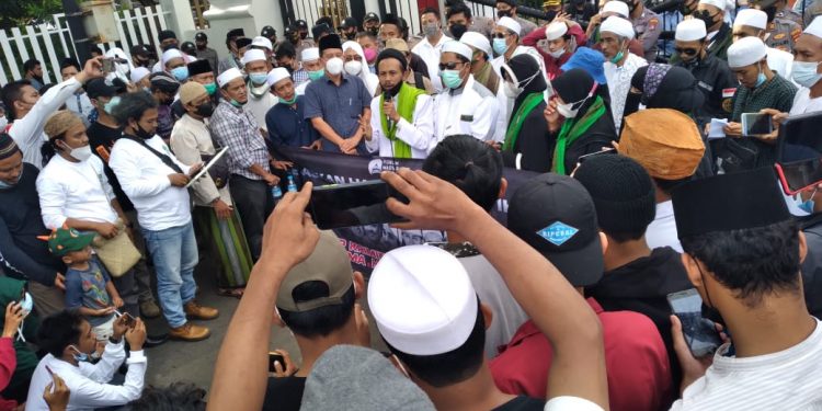 Masyarakat Banten Aksi Minta HRS Dibebaskan Tanpa Syarat