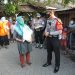 PPKM Darurat, Polresta Bandara Soetta Bagikan Beras ke Publik