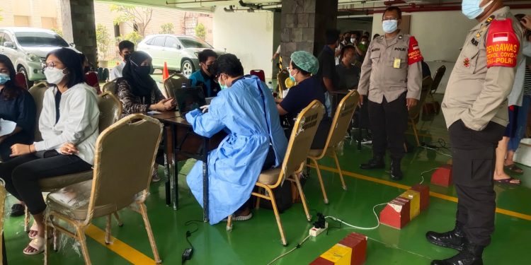 Ratusan Warga Ikuti Vaksinasi di Gerai Vaksin Presisi Polresta Bandara Soetta