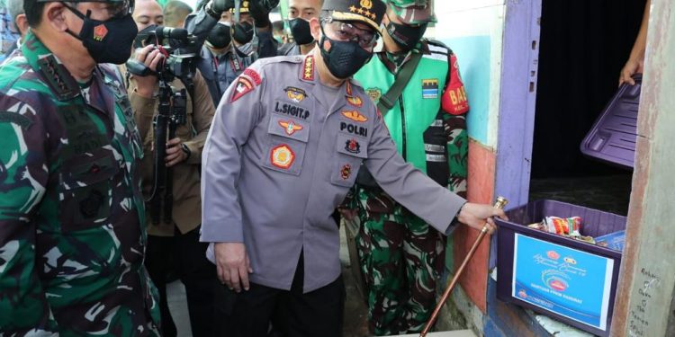 Kapolri Sebut Telah Salurkan Beras ke Warga Selama PPKM Darurat