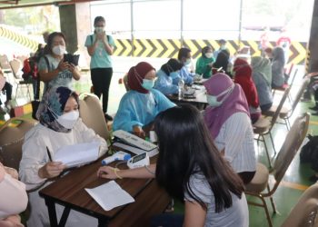 Ratusan Orang Ikuti Vaksinasi di Gerai Vaksin Presisi Polresta Bandara Soetta