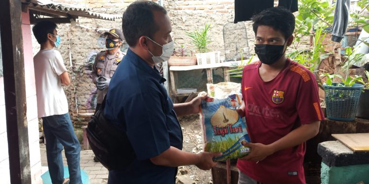 Masyarakat Terdampak Pandemi Covid-19 dapat Beras dari Polresta Bandara Soetta