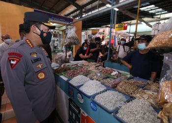 Posko PPKM di Pasar Modern BSD Serpong Ditinjau Kapolri 