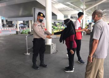 Pastikan PPKM Level Empat Berjalan, Bandara Soetta Disisir Polisi