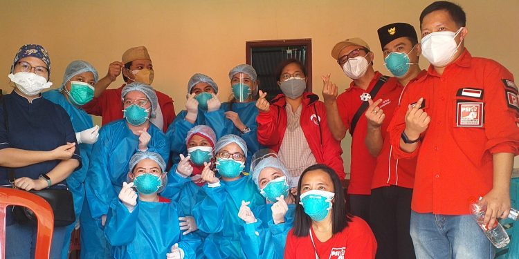 Antusias, Ratusan Warga Serpong Utara Ikuti Vaksinasi Covid-19 yang Digelar DPRD Tangsel dari PSI