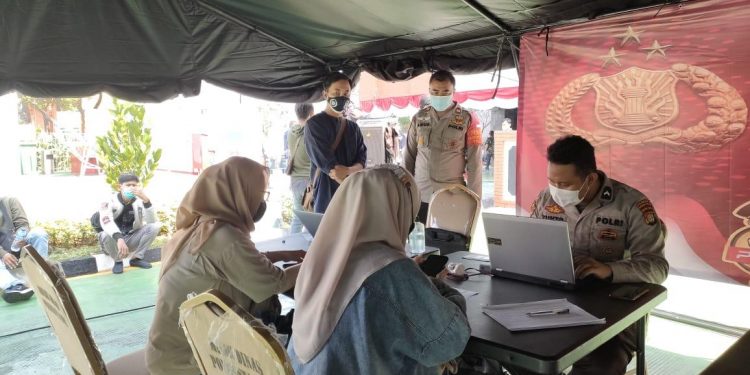 Geruduk Polresta Bandara Soetta, ini yang Dilakukan Ratusan Warga