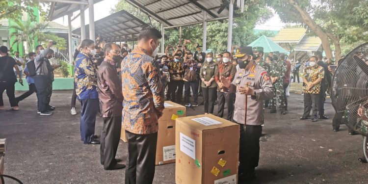 Kapolri dan Panglima TNI Tinjau Fasilitas Isolasi Terintegrasi di Sulawesi Selatan
