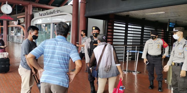 Pastikan Prokes Berjalan, Samapta Polresta Bandara Soetta Kerahkan Team URC