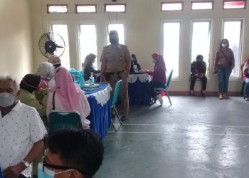 Ratusan Masyarakat Antusias Ikuti Vaksinasi Covid-19 di Kelurahan Pondok Ranji