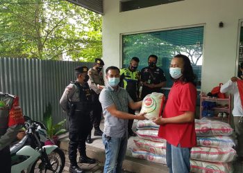 Polresta Bandara Soetta Bagikan 100 Karung Beras ke PSPBI