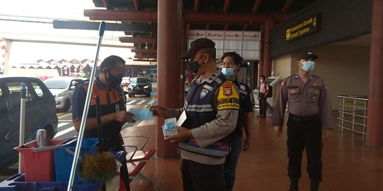 Terminal di Bandara Soekarno-Hatta Disisir Puluhan Polisi