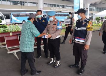 Pastikan Prokes di Akhir Pekan, Polisi Sisir Bandara Soekarno-Hatta