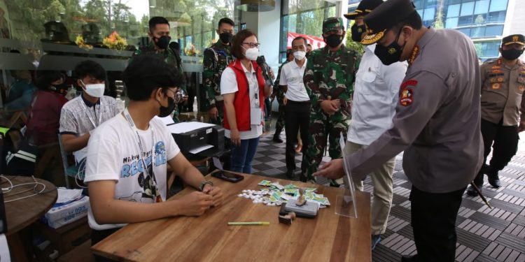 Kapolri Sebut Vaksinasi untuk Buruh Bakal Dipercepat hingga Akhir Agustus