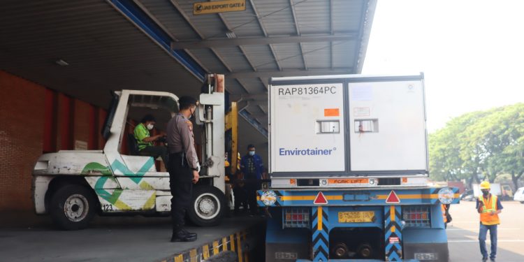 Lima Juta Vaksin Sinovac Tiba di Bandara Soekarno-Hatta