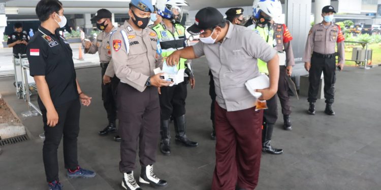 Antisipasi Covid-19, Polresta Bandara Soetta Tebar Puluhan Personel di Terminal