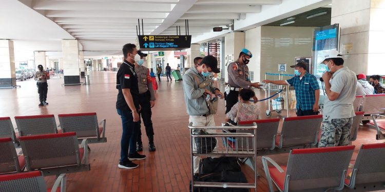 Tegakan Prokes, Polresta Bandara Soetta Kerahkan Puluhan Personel