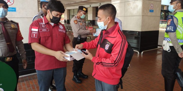 Awasi Prokes, Polresta Bandara Soetta Kerahkan Puluhan Personel