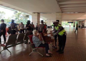 Cegah Prokes Kendor, Polresta Bandara Soetta Kerahkan Puluhan Personel