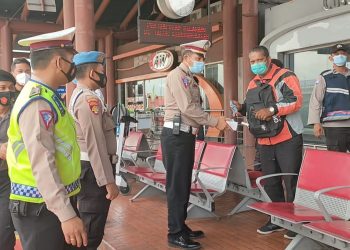 Awasi Prokes di Terminal, Polresta Bandara Soetta Gencarkan Operasi