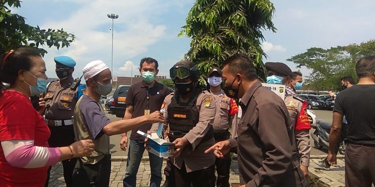 Polresta Bandara Soetta Ajak para Sopir Taksi Disiplin Prokes