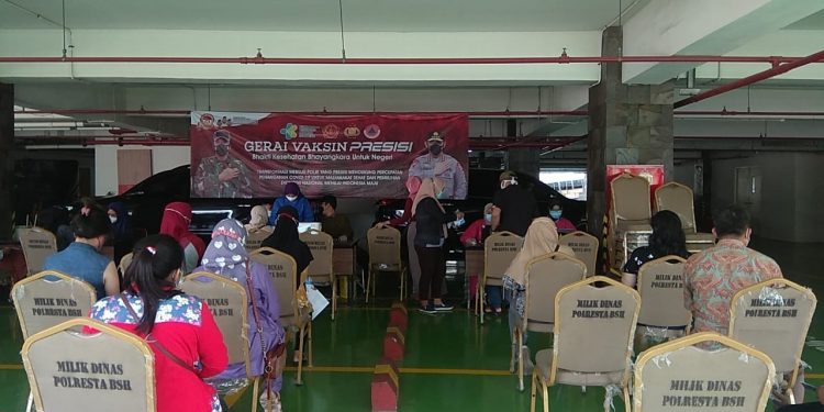 106 Orang Vaksin di Gerai Vaksinasi Presisi Polresta Bandara Soekarno-Hatta