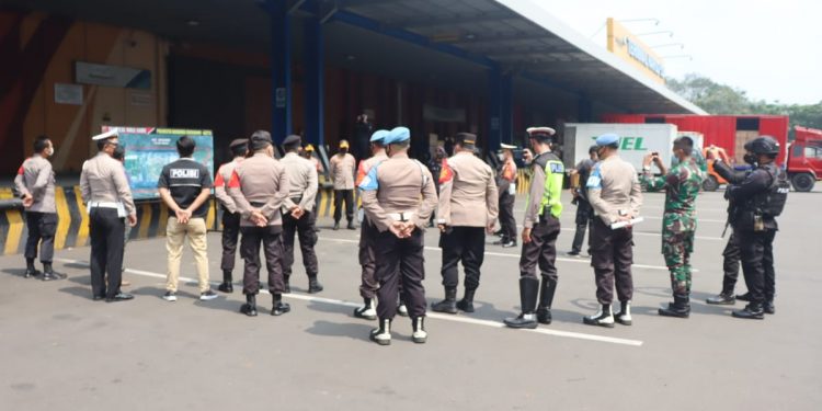 Vaksin Pfizer Kembali Tiba di Bandara Soekarno-Hatta, TNI-POLRI Siaga