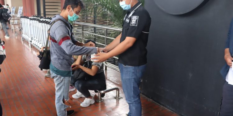 Antisipasi Pelanggaran Prokes di Hari Libur, Bandara Soetta Disisir Polisi