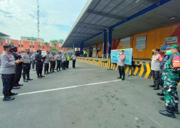 TNI-POLRI Jaga Ketat Kedatangan Vaksin Pfizer di Bandara Soetta