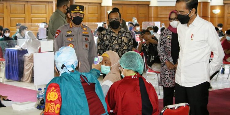 Polri Bersinergi dengan BEM dan OKP Gelar Vaksinasi Merdeka se-Indonesia