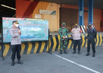 Aparat Gabungan Jaga Ketat Kedatangan Vaksin Sinovac di Bandara Soetta