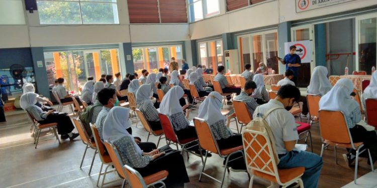 Syukur Alhamdulillah, para Siswa SMAN 2 Tangsel sudah Jalani Vaksin 1 dan 2