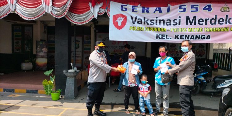 1500 Orang Vaksin di Gerai Vaksinasi Merdeka Polsek Cipondoh