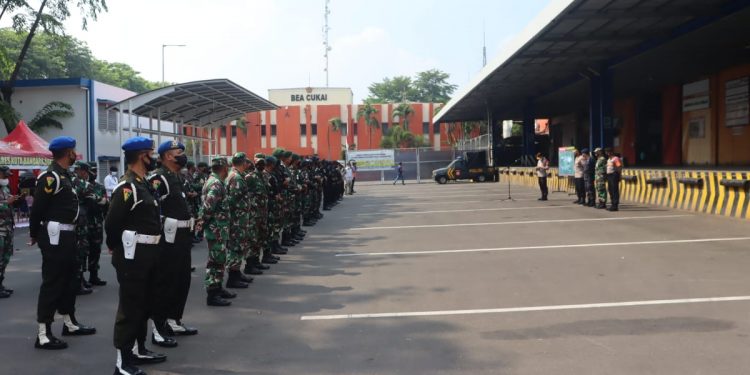 Ratusan Ribu Dosis Vaksin Astrazeneca Tiba di Bandara Soetta