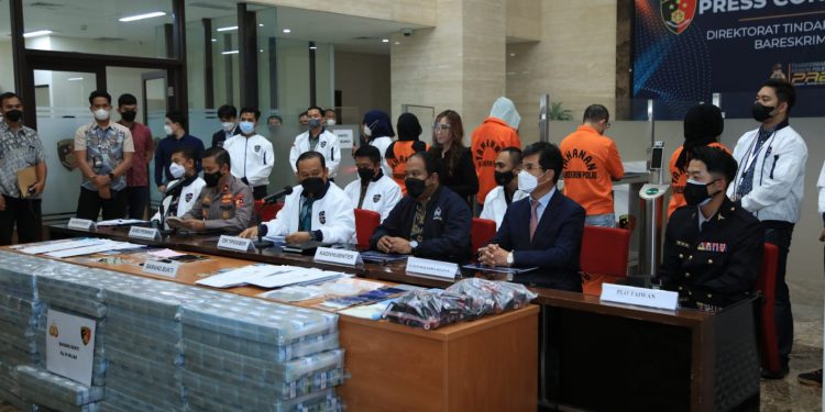 Terlibat Penipuan Skema BEC, Empat Orang Ditangkap Bareskrim