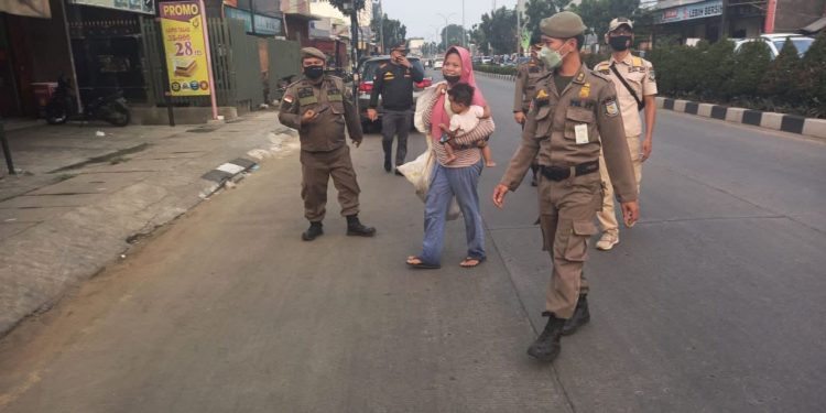 Sat Pol PP Tangerang Selatan Amankan 16 PMKS